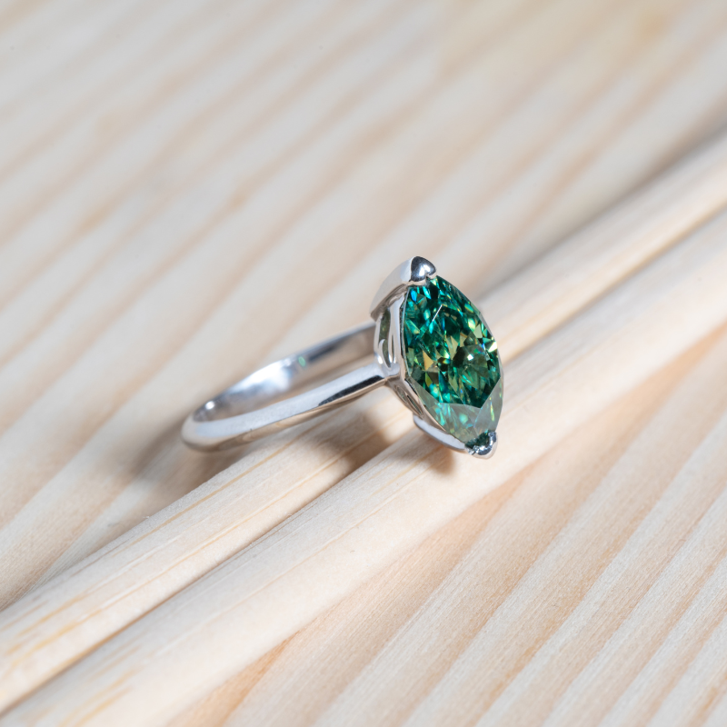 emerald engagement ring
